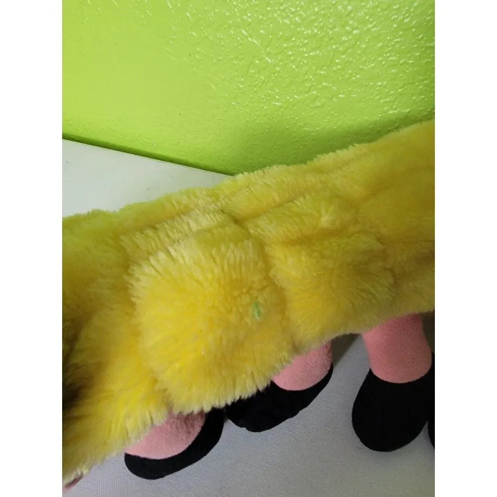 1970s ANIMAL EXPRESS YELLOW CATERPILLAR 14 LEGS 15